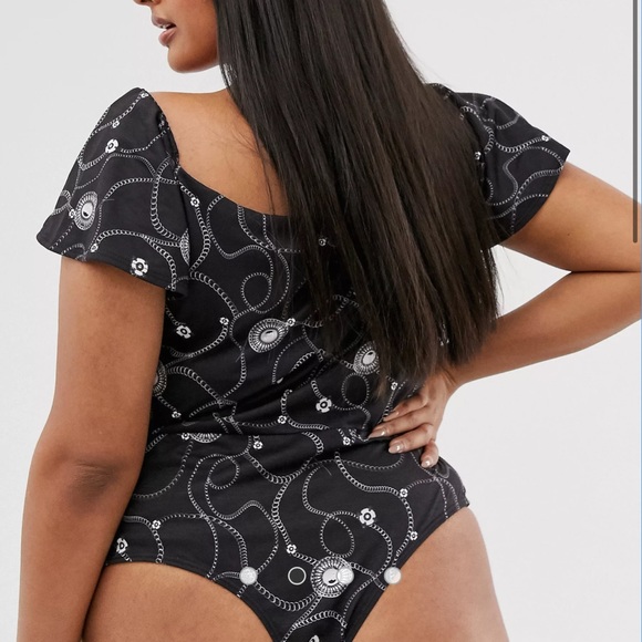 🥰🥰🥰🥰🥰Pink Clove body with frill sleeves in luxe chain print Size 18 & 20 - Picture 3 of 5